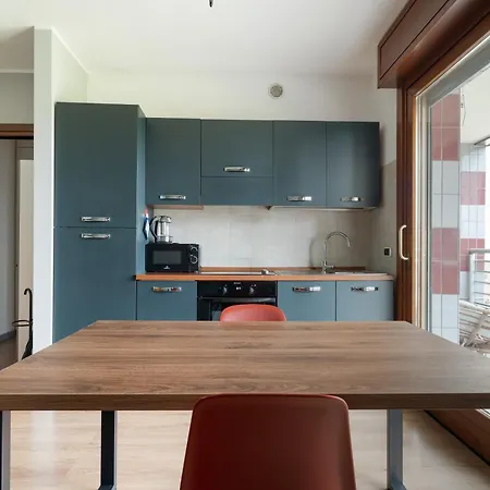 Appartamento Guesthost - Bright Terrace X2 Affori Mm3 *